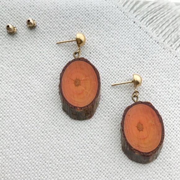 Vintage Jewelry - VINTAGE Natural Wood Slice Boho Post Earrings